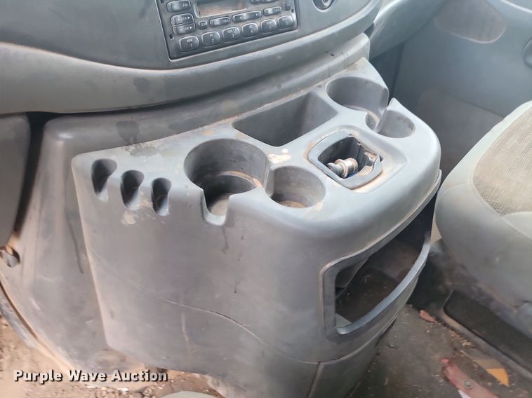 image for item LQ9078 2003 Ford E350  van