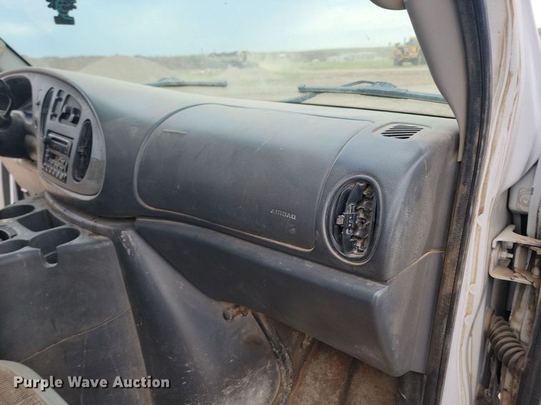 image for item LQ9078 2003 Ford E350  van