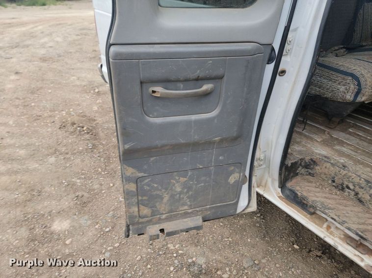 image for item LQ9078 2003 Ford E350  van