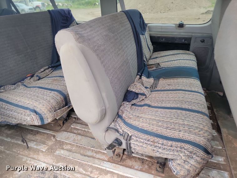 image for item LQ9078 2003 Ford E350  van