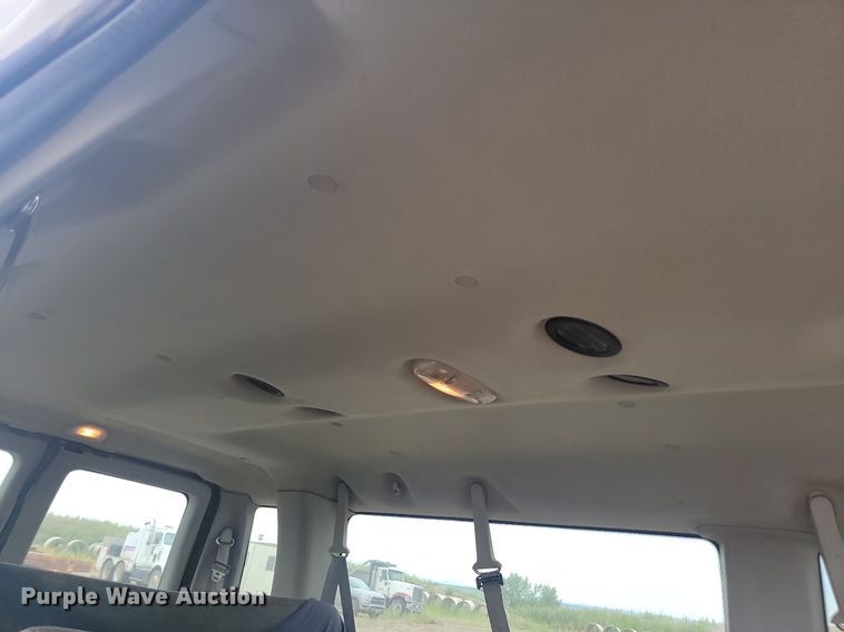 image for item LQ9078 2003 Ford E350  van