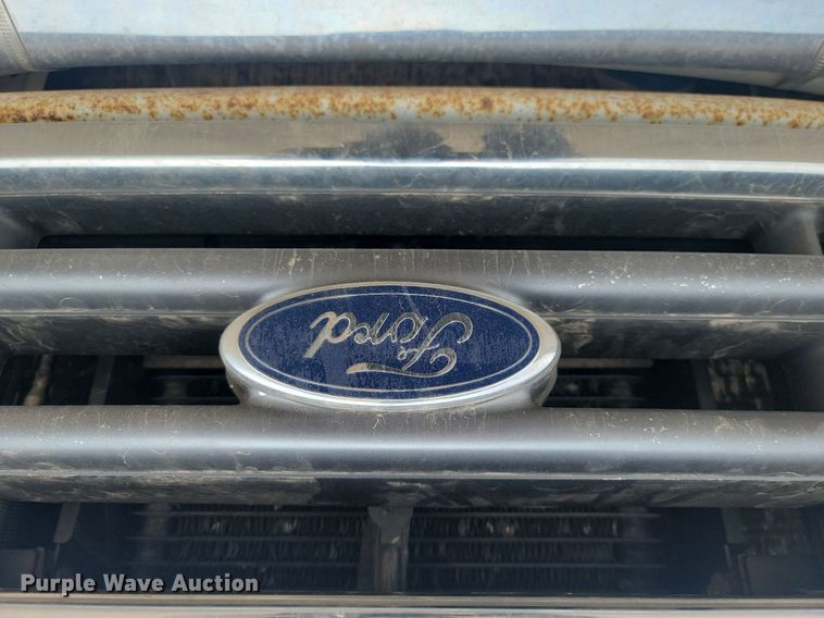 image for item LQ9078 2003 Ford E350  van