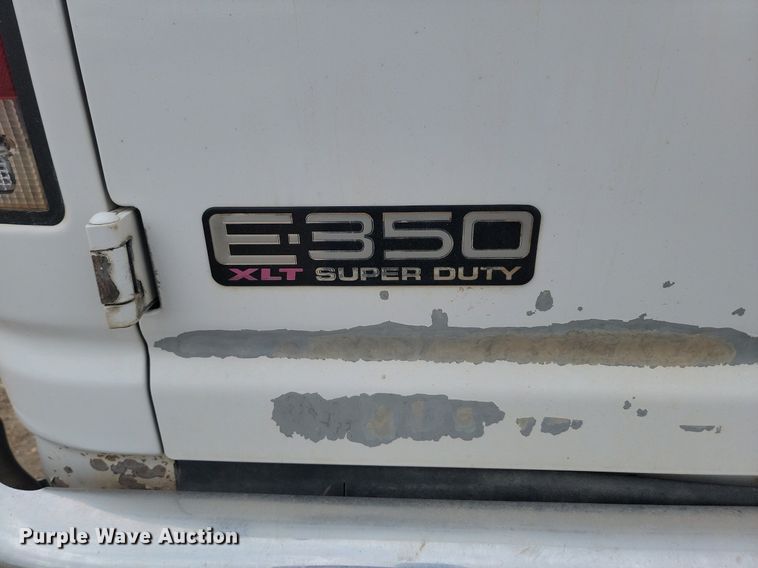 image for item LQ9078 2003 Ford E350  van