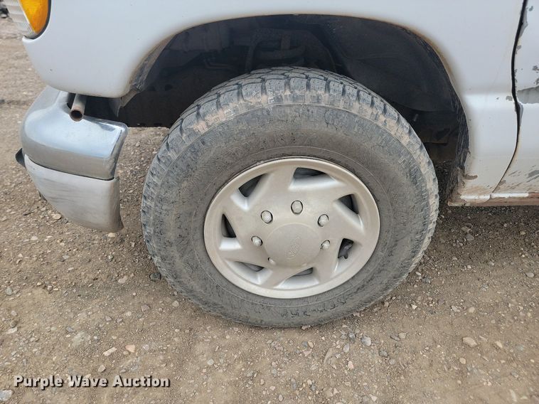 image for item LQ9078 2003 Ford E350  van