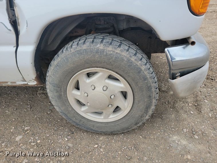 image for item LQ9078 2003 Ford E350  van