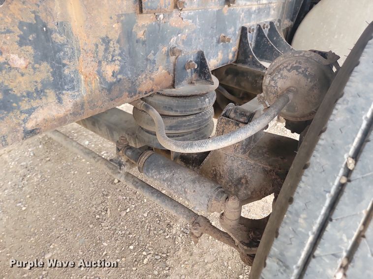 image for item LQ9079 2005 International 5900i  dump truck