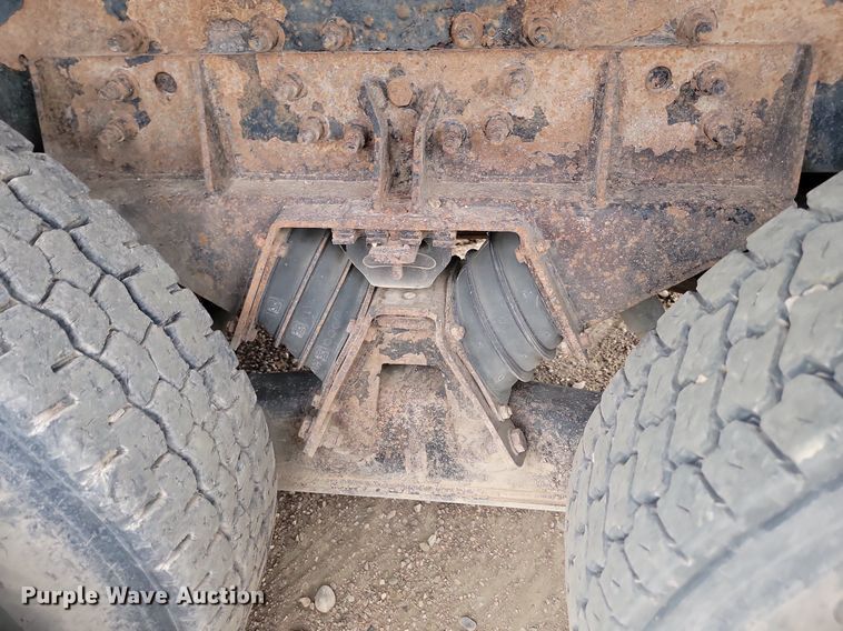 image for item LQ9079 2005 International 5900i  dump truck