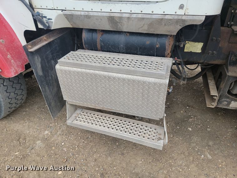 image for item LQ9079 2005 International 5900i  dump truck