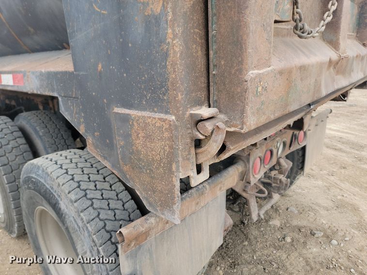 image for item LQ9079 2005 International 5900i  dump truck