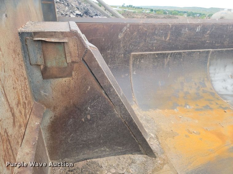 image for item LQ9079 2005 International 5900i  dump truck