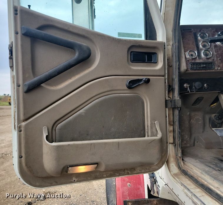 image for item LQ9079 2005 International 5900i  dump truck