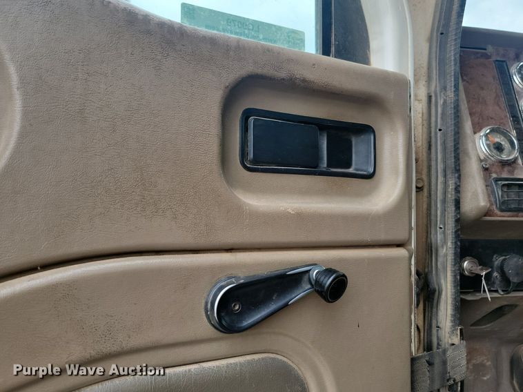 image for item LQ9079 2005 International 5900i  dump truck