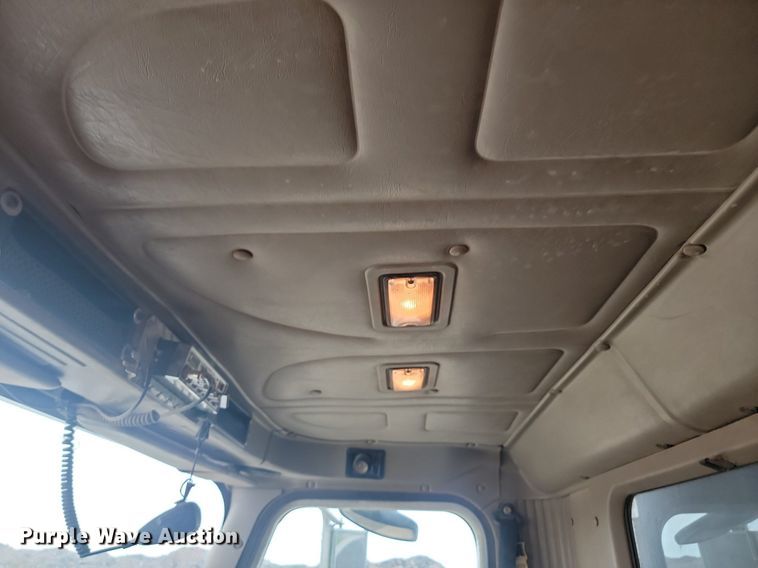 image for item LQ9079 2005 International 5900i  dump truck