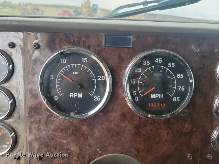 image for item LQ9079 2005 International 5900i  dump truck