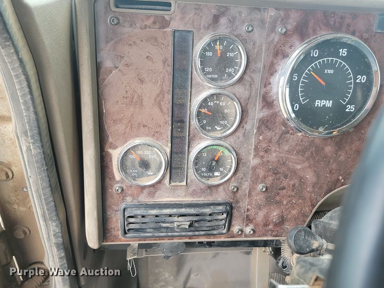 image for item LQ9079 2005 International 5900i  dump truck