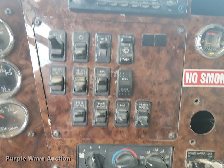 image for item LQ9079 2005 International 5900i  dump truck