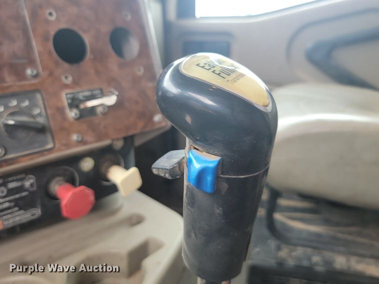 image for item LQ9079 2005 International 5900i  dump truck