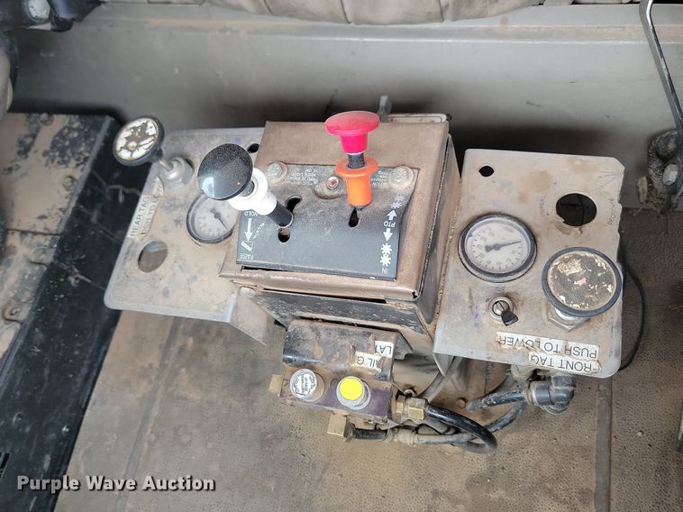 image for item LQ9079 2005 International 5900i  dump truck