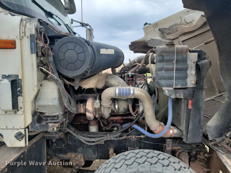 image for item LQ9079 2005 International 5900i  dump truck