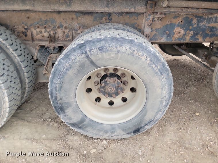 image for item LQ9079 2005 International 5900i  dump truck