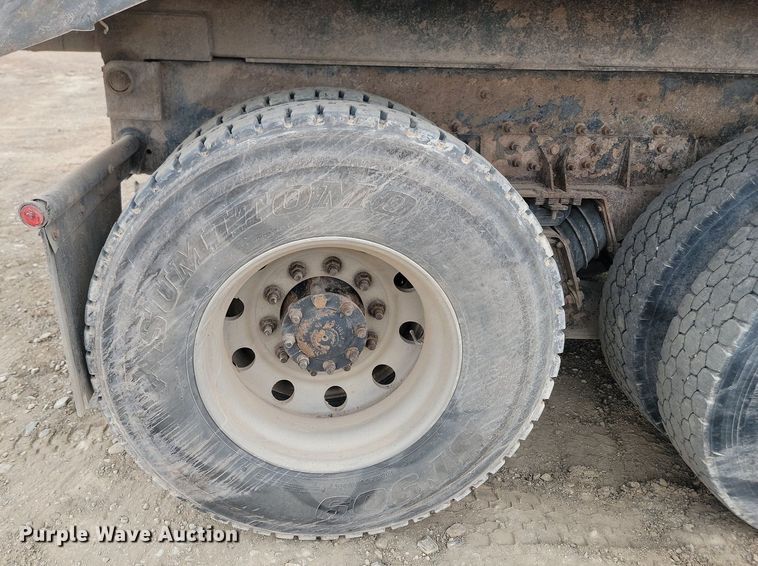 image for item LQ9079 2005 International 5900i  dump truck