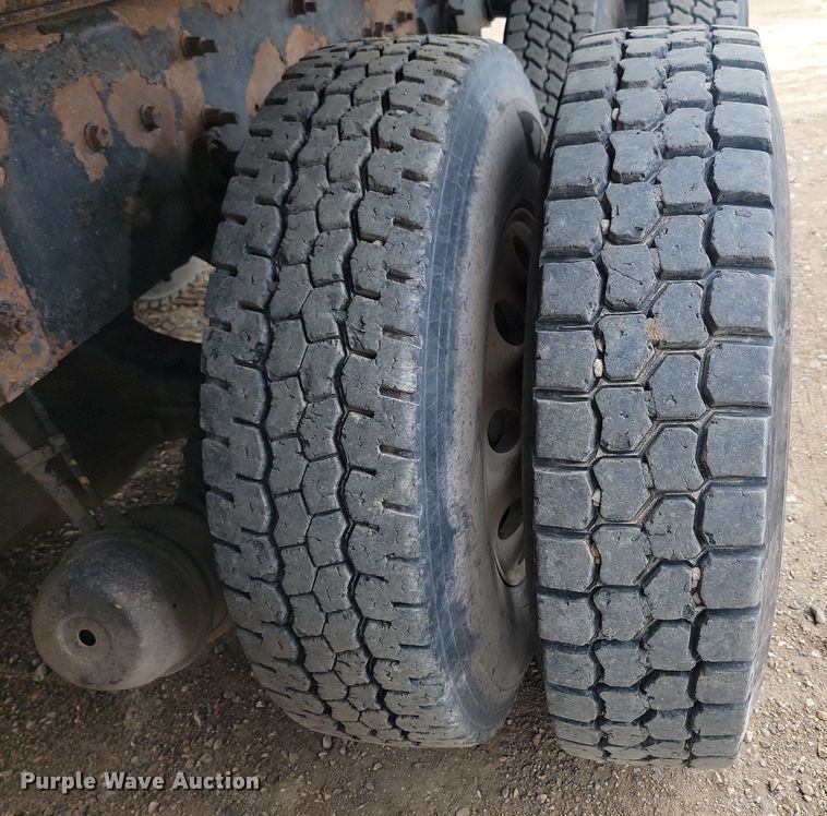 image for item LQ9079 2005 International 5900i  dump truck