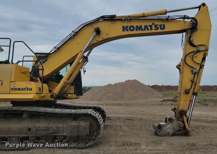 image for item LQ9080 2015 Komatsu PC390LC-10  excavator