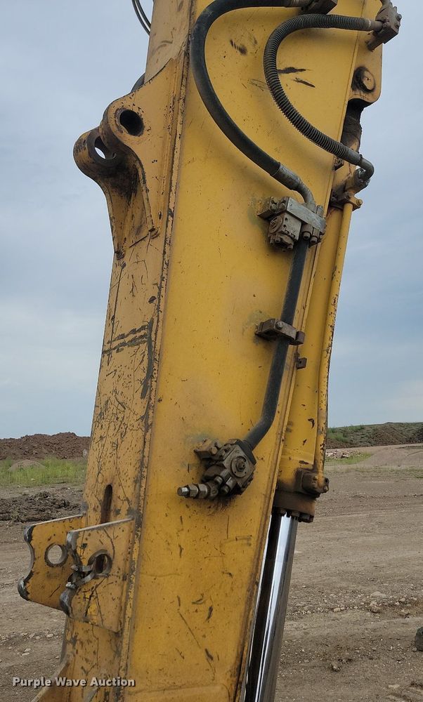 image for item LQ9080 2015 Komatsu PC390LC-10  excavator
