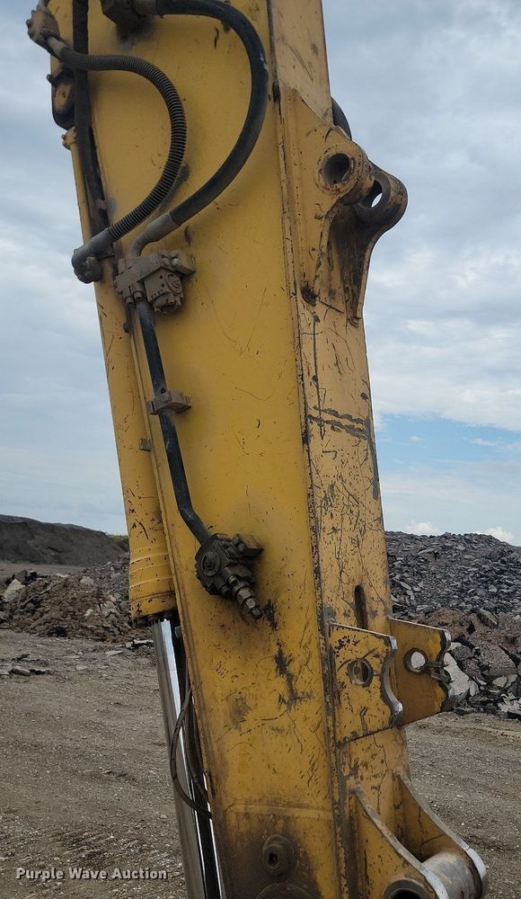 image for item LQ9080 2015 Komatsu PC390LC-10  excavator