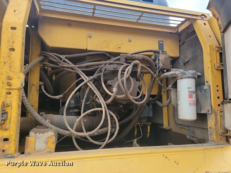 image for item LQ9080 2015 Komatsu PC390LC-10  excavator