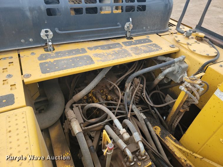 image for item LQ9080 2015 Komatsu PC390LC-10  excavator