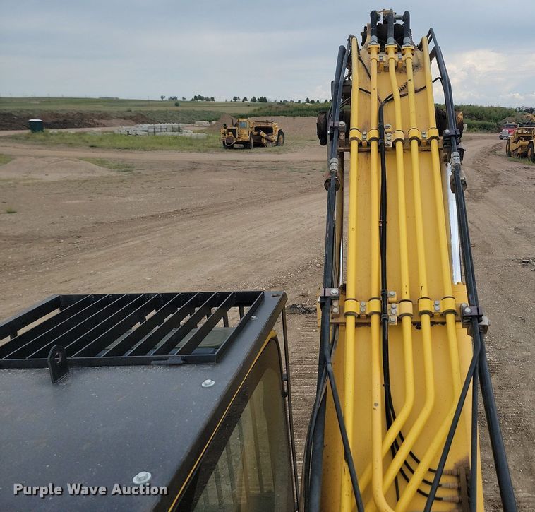 image for item LQ9080 2015 Komatsu PC390LC-10  excavator