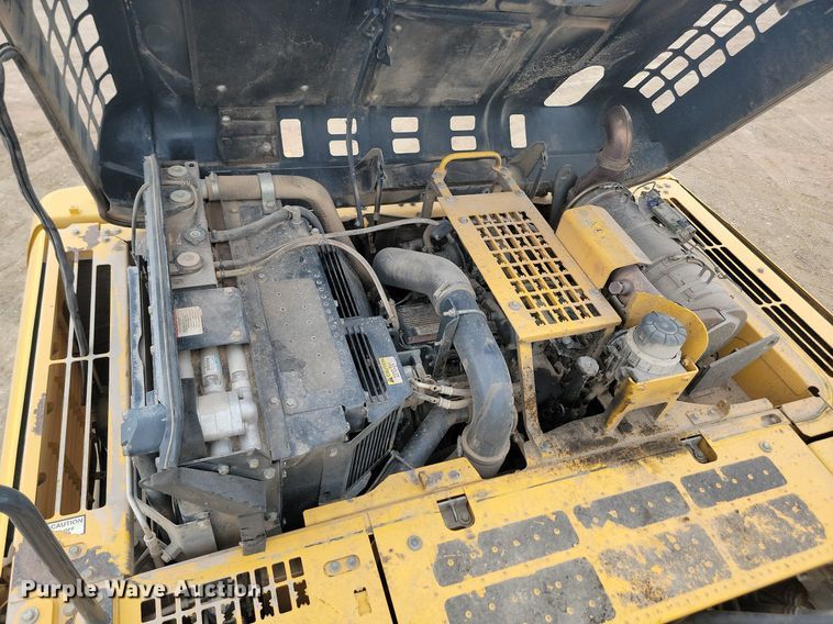 image for item LQ9080 2015 Komatsu PC390LC-10  excavator