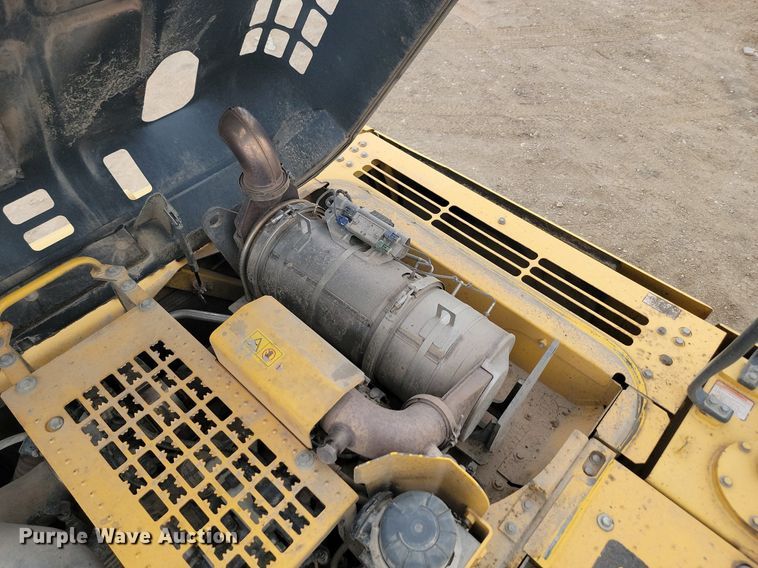 image for item LQ9080 2015 Komatsu PC390LC-10  excavator