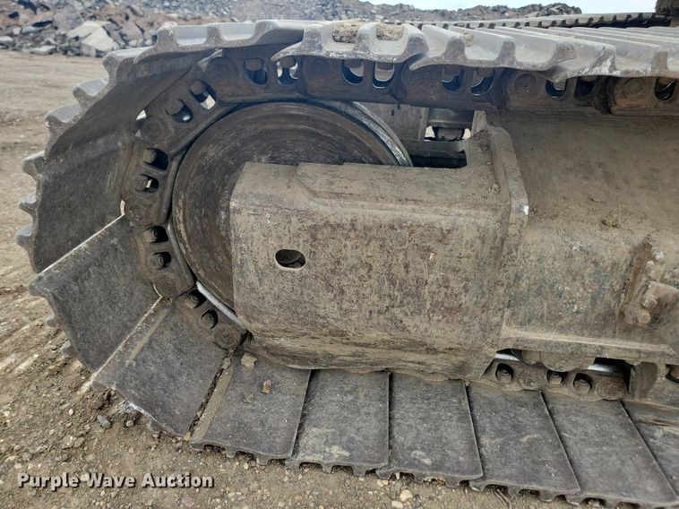 image for item LQ9080 2015 Komatsu PC390LC-10  excavator