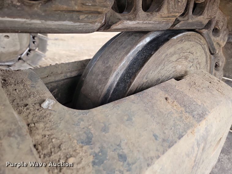 image for item LQ9080 2015 Komatsu PC390LC-10  excavator