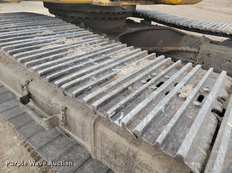 image for item LQ9080 2015 Komatsu PC390LC-10  excavator