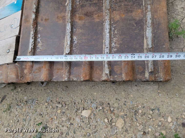 image for item LQ9082 2000 Aspen HG5503  equipment trailer