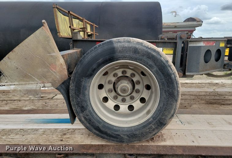 image for item LQ9082 2000 Aspen HG5503  equipment trailer