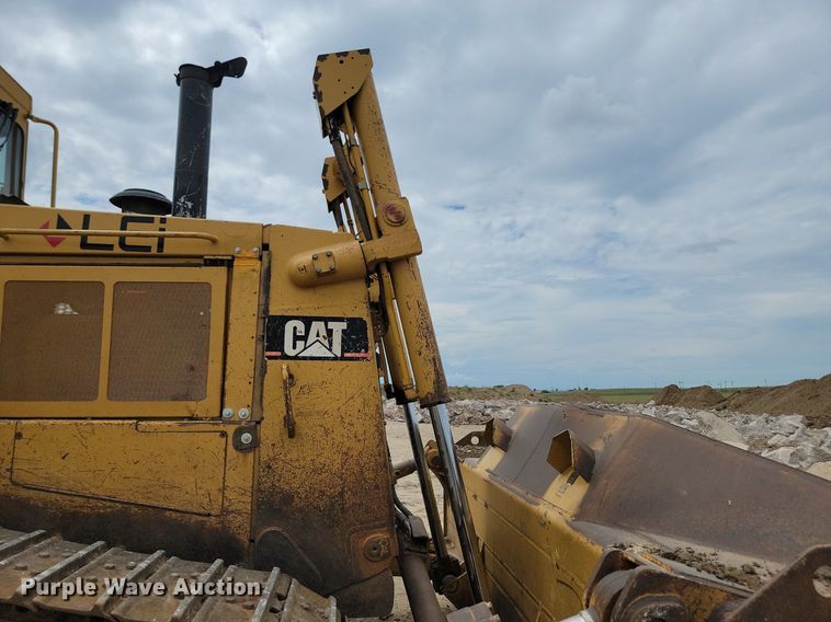 image for item LQ9084 1995 Caterpillar D8N  dozer