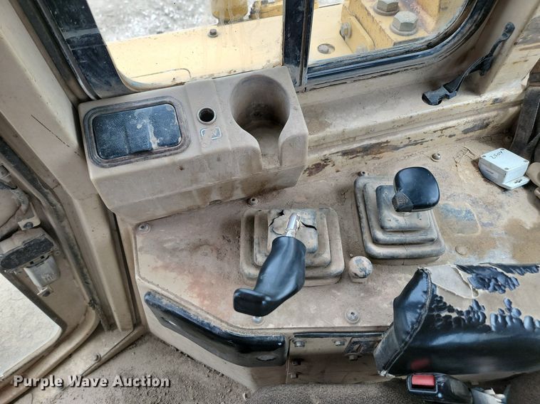 image for item LQ9084 1995 Caterpillar D8N  dozer