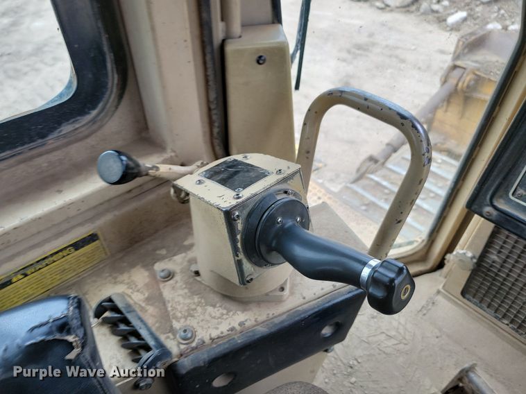 image for item LQ9084 1995 Caterpillar D8N  dozer