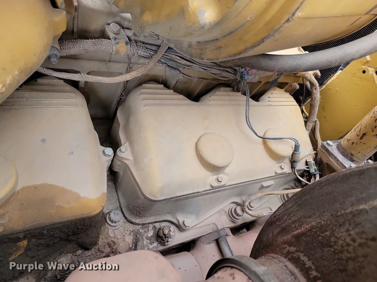 image for item LQ9084 1995 Caterpillar D8N  dozer