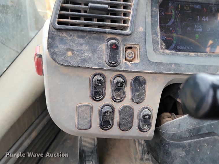 image for item LQ9085 2014 Komatsu WA320-7  wheel loader