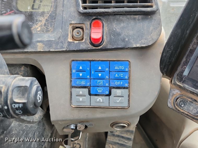 image for item LQ9085 2014 Komatsu WA320-7  wheel loader