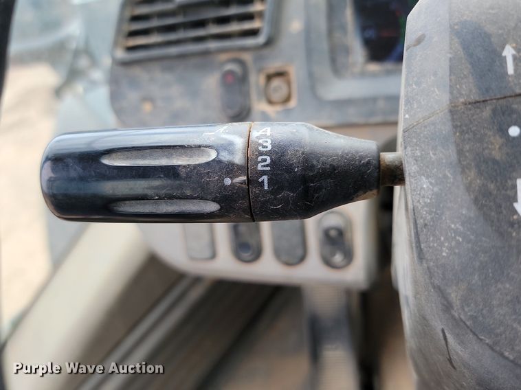 image for item LQ9085 2014 Komatsu WA320-7  wheel loader