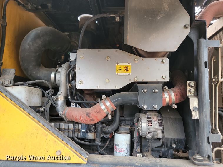 image for item LQ9085 2014 Komatsu WA320-7  wheel loader