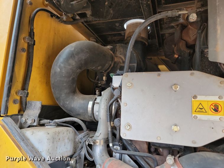 image for item LQ9085 2014 Komatsu WA320-7  wheel loader