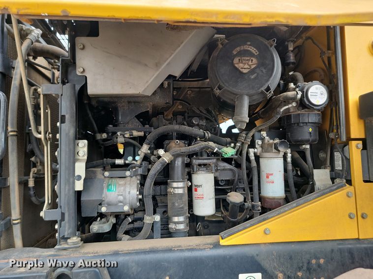 image for item LQ9085 2014 Komatsu WA320-7  wheel loader