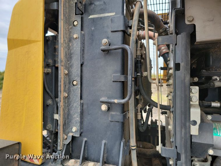 image for item LQ9085 2014 Komatsu WA320-7  wheel loader